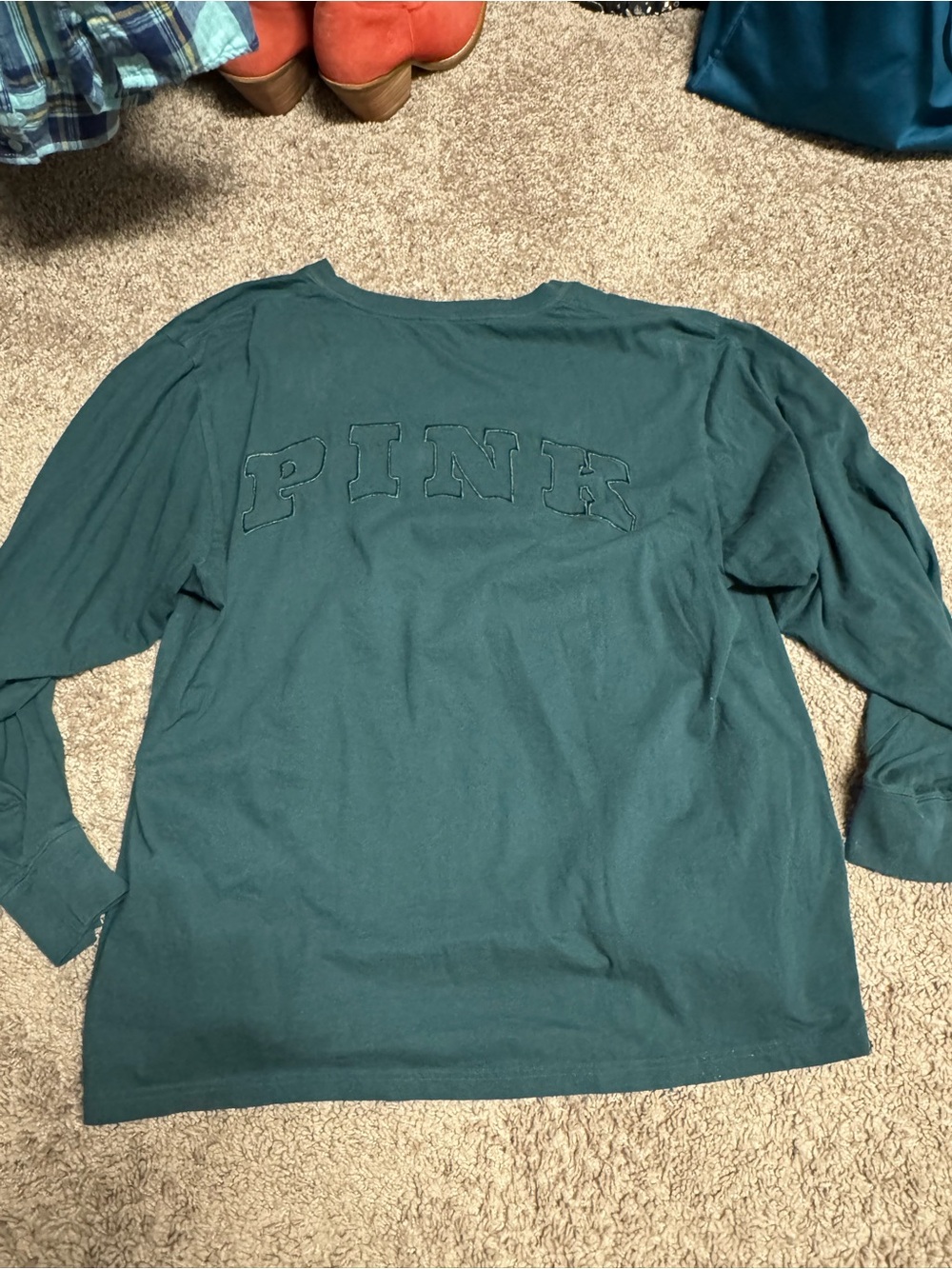 PINK Victoria's Secret Long-Sleeve Crewneck Shirt in Teal Green